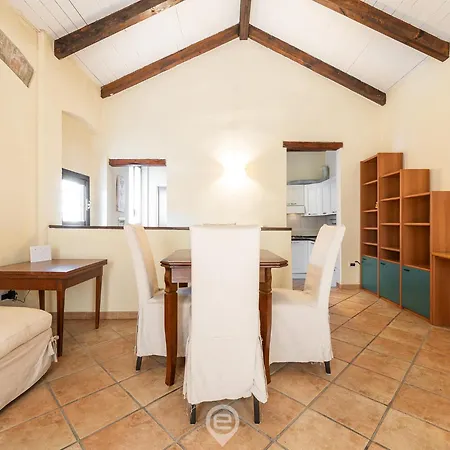 Giulia's Apartment *